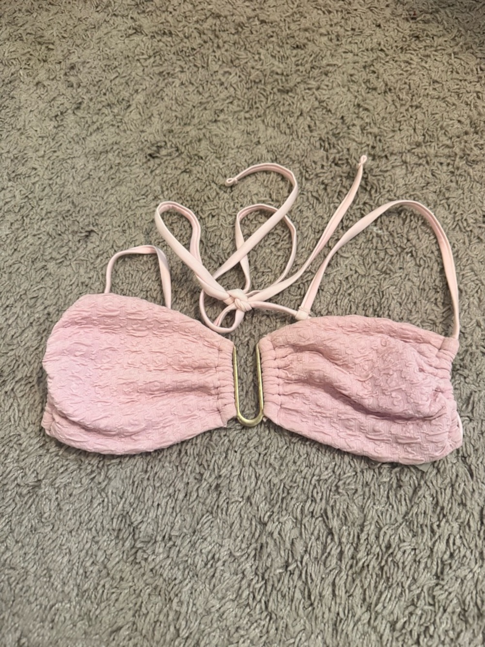 SHEIN Light Pink Textured Bikini Top with Gold Accent